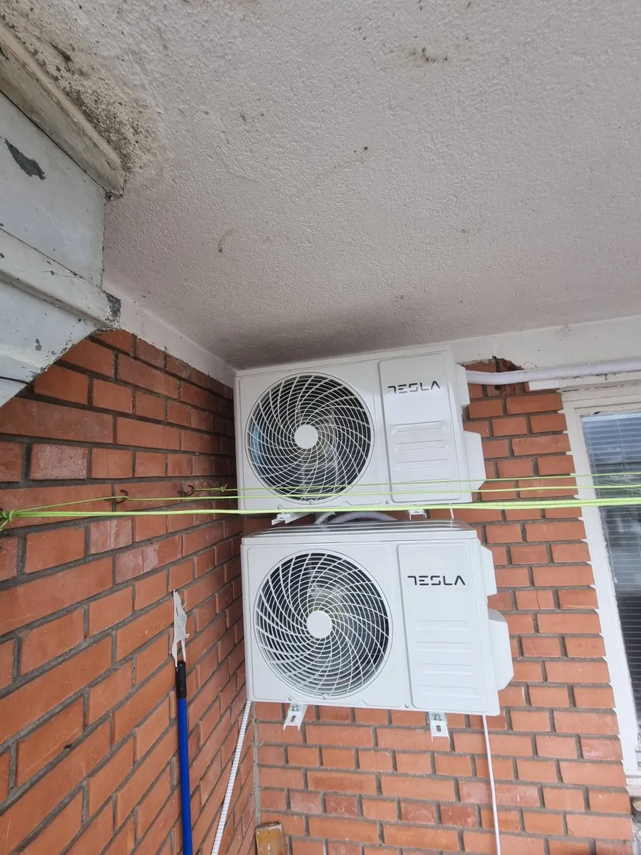 Dve spoljne jedinice